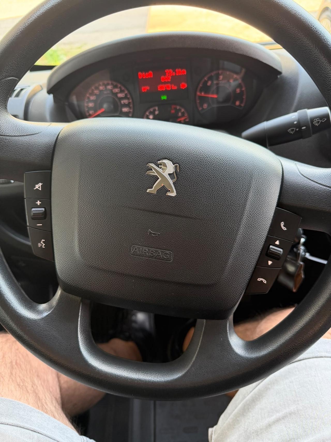 Peugeot Boxer 333 BlueHDi 140 S&S PM-TM Combi Comfort