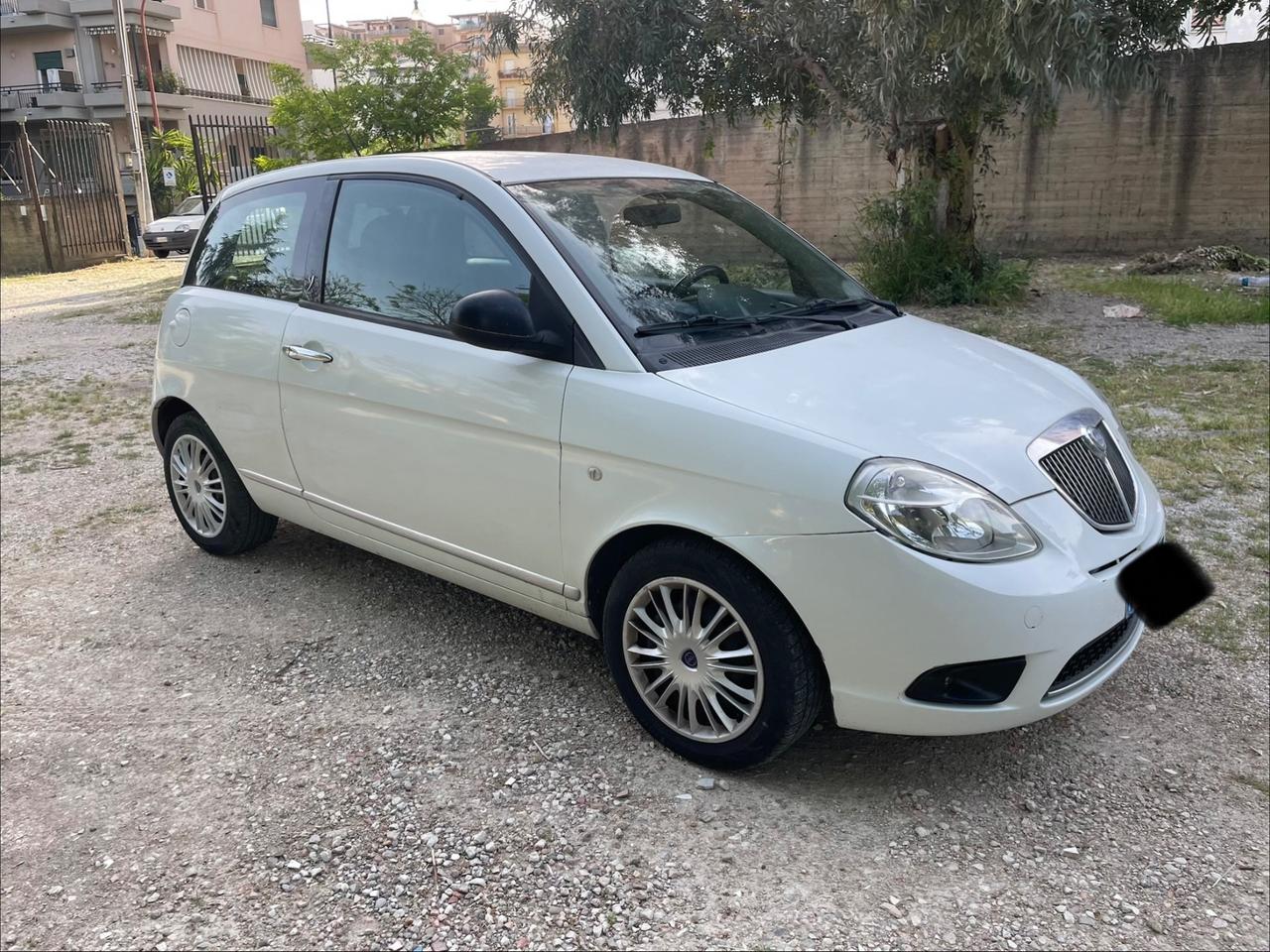 Lancia Ypsilon 1.2 Platino