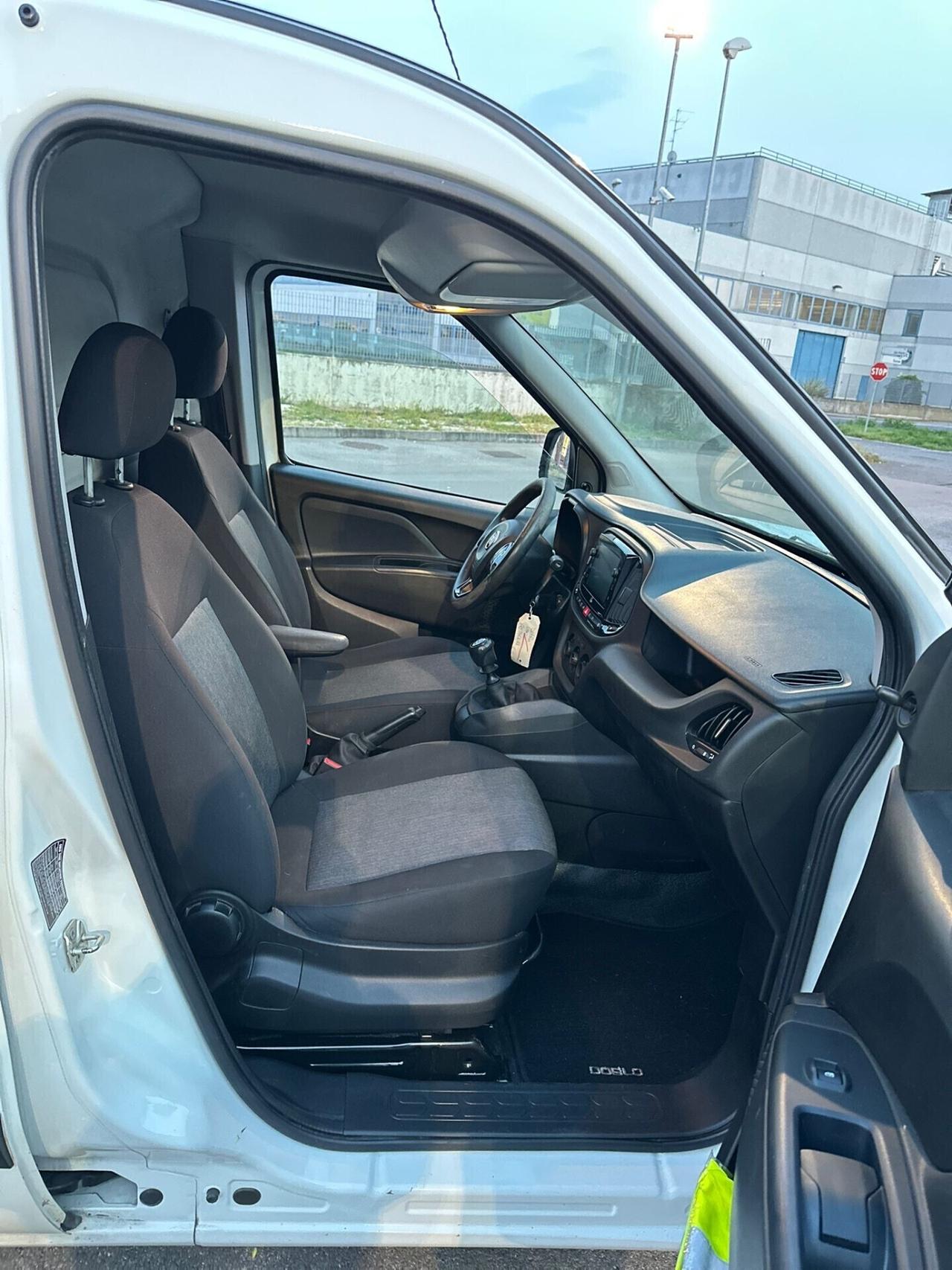 Fiat doblo del 2022 cc 1.6 diesel euro 6