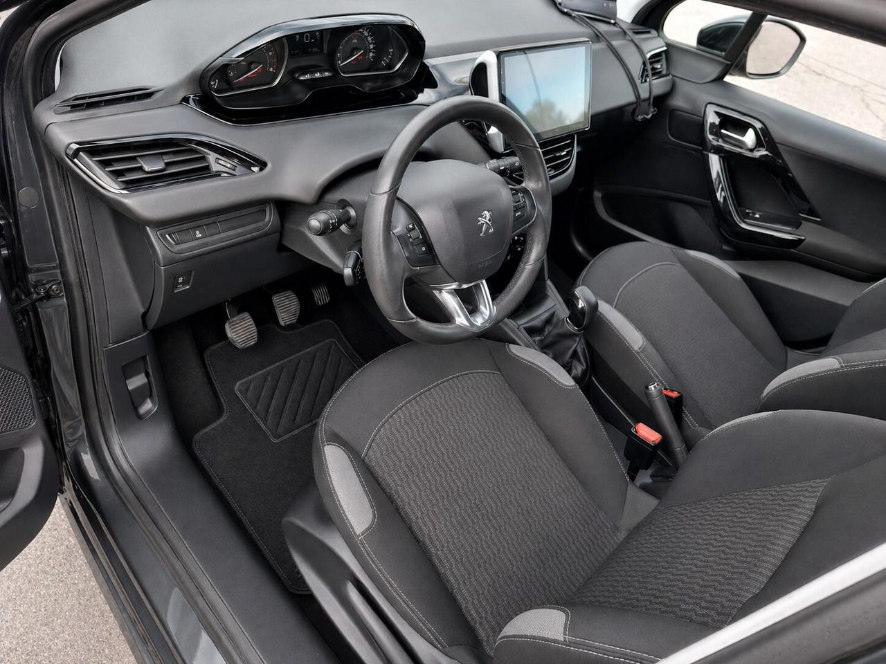 Peugeot 208 2016-1.4 BlueHDi 100 5 porte Allure NAVI LED GARANZIA NEOPATENTATI