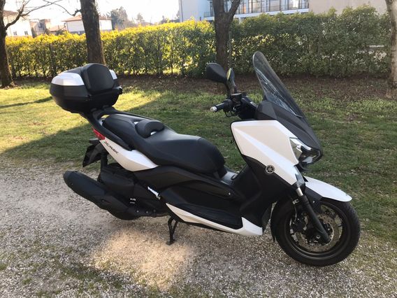 YAMAHA X-MAX 400