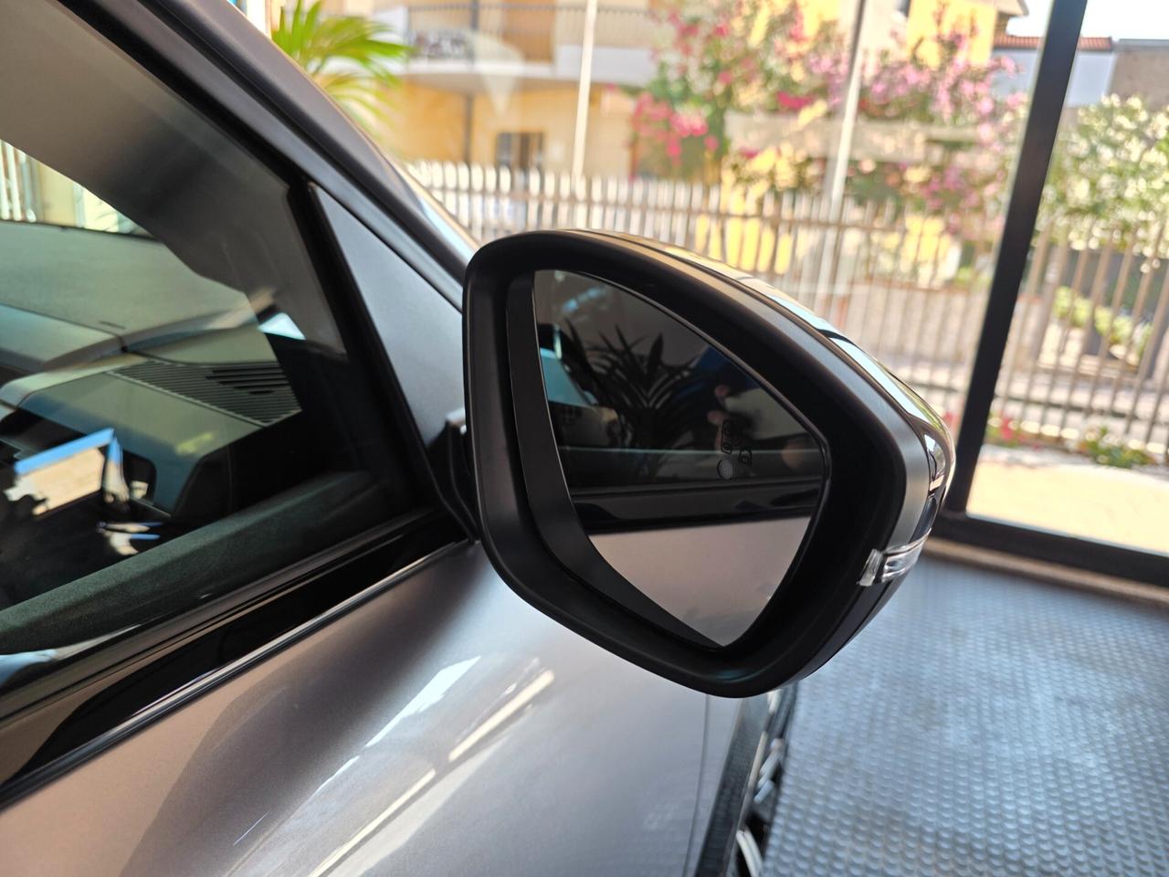 Lancia Ypsilon Hybrid e-DCT NUOVA
