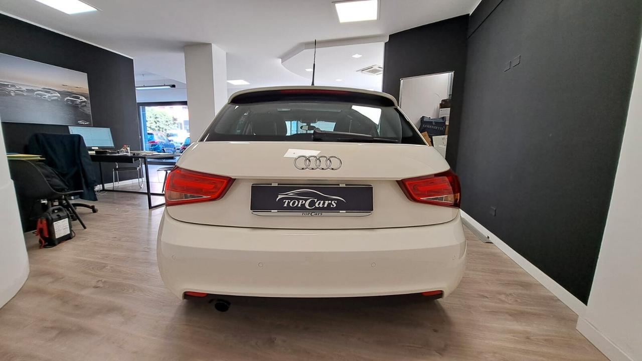 Audi A1 1.6 TDI 90CV con TETTO