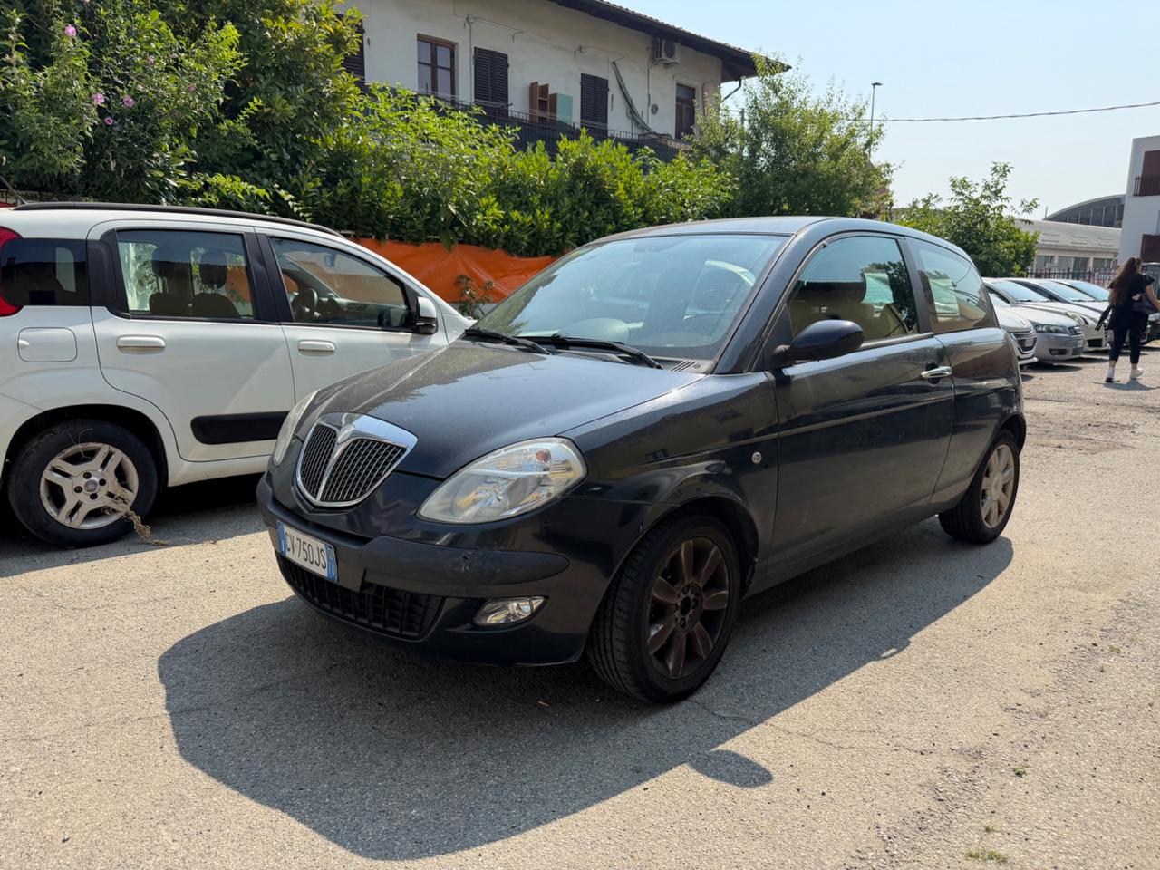 Lancia Ypsilon 1.4 16V Platino