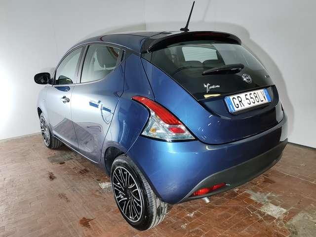 Lancia Ypsilon 1.0 FireFly 5 porte S&S Hybrid Silver