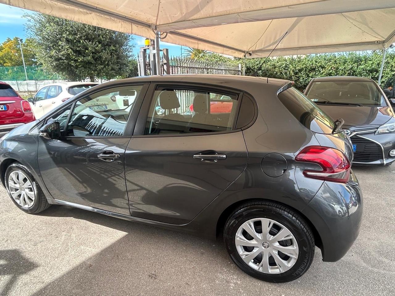 Peugeot 208 BlueHDi 75 5 porte Allure