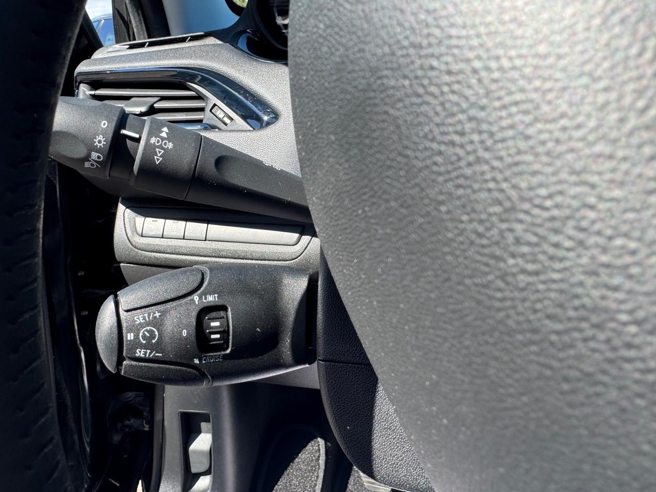 Peugeot 208 82cv 5p. GPL Allure NEOPATENTATI UNICO PROPRIETARIO