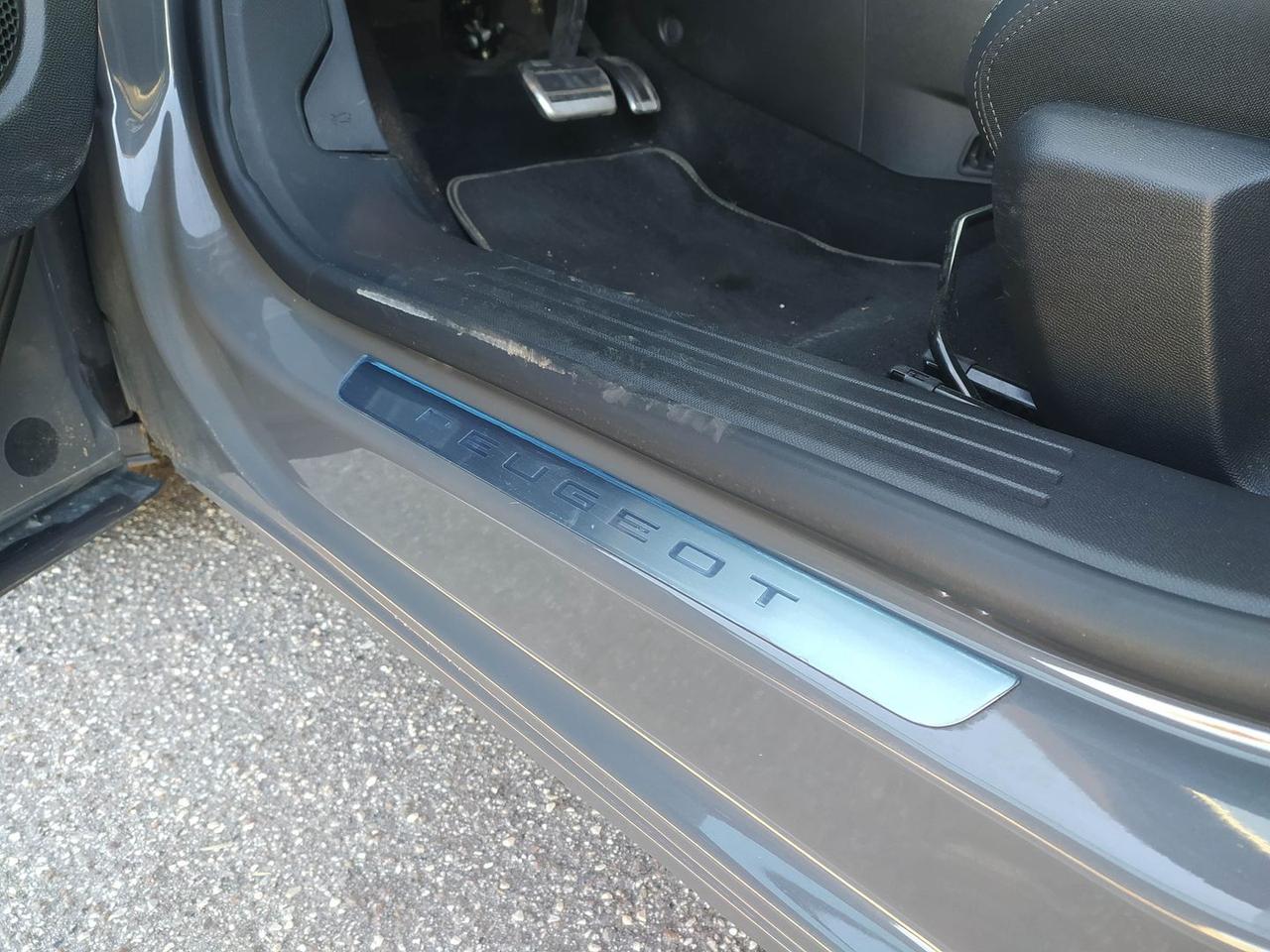 Peugeot 2008 GT e-2008 156 #8105