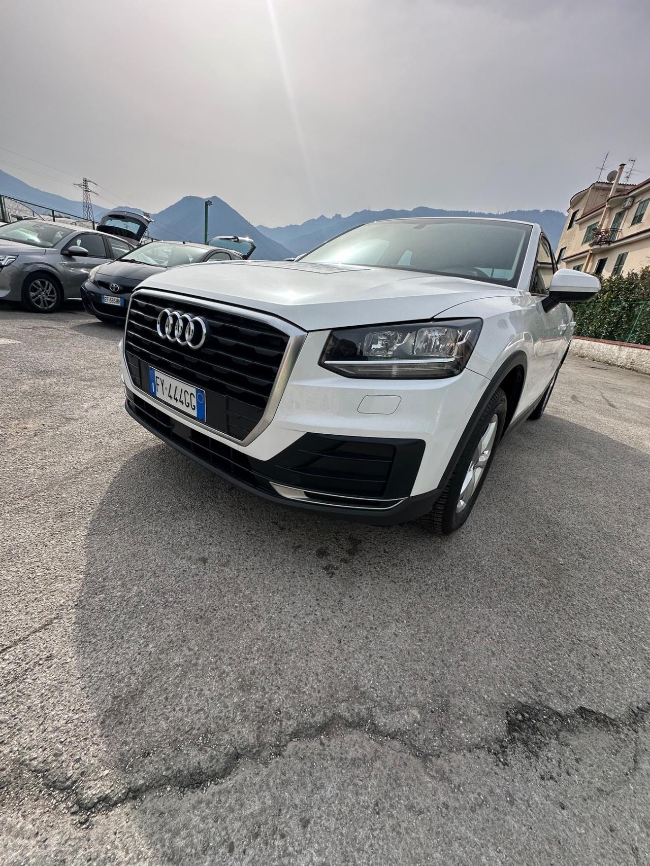 Audi Q2 30 TDI S tronic Identity Black