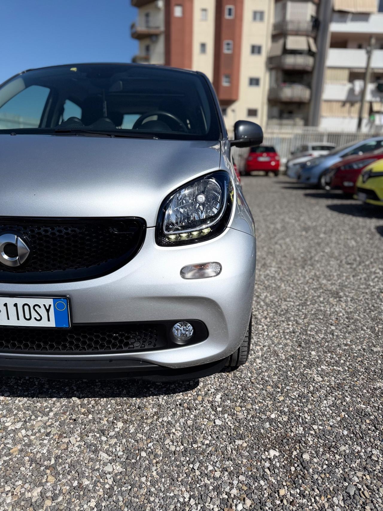 Smart ForFour 70 1.0 twinamic Safetown Silver