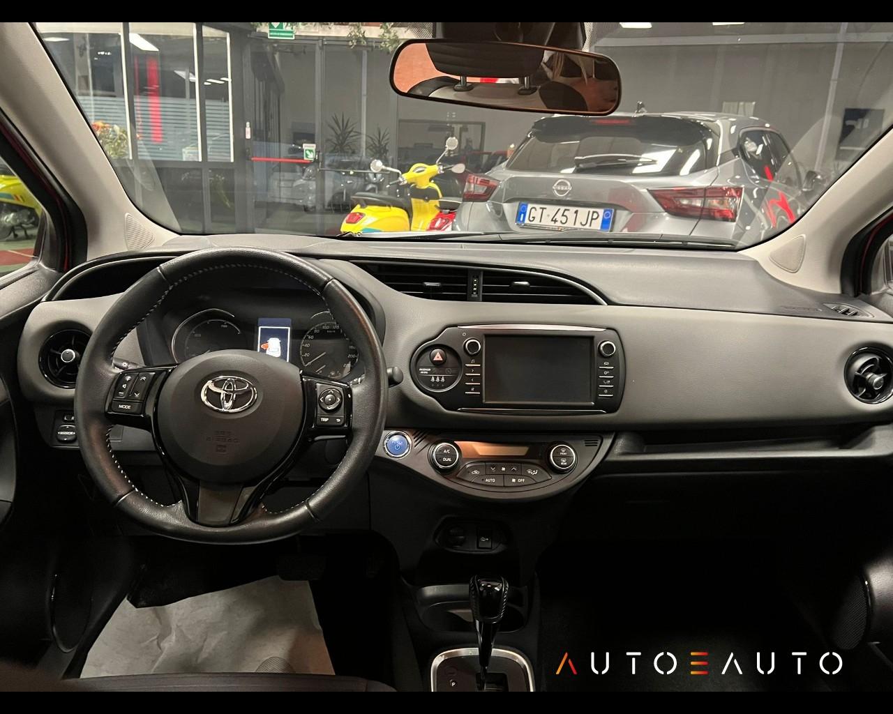 TOYOTA Yaris III 2017 - Yaris 5p 1.5h Active my18