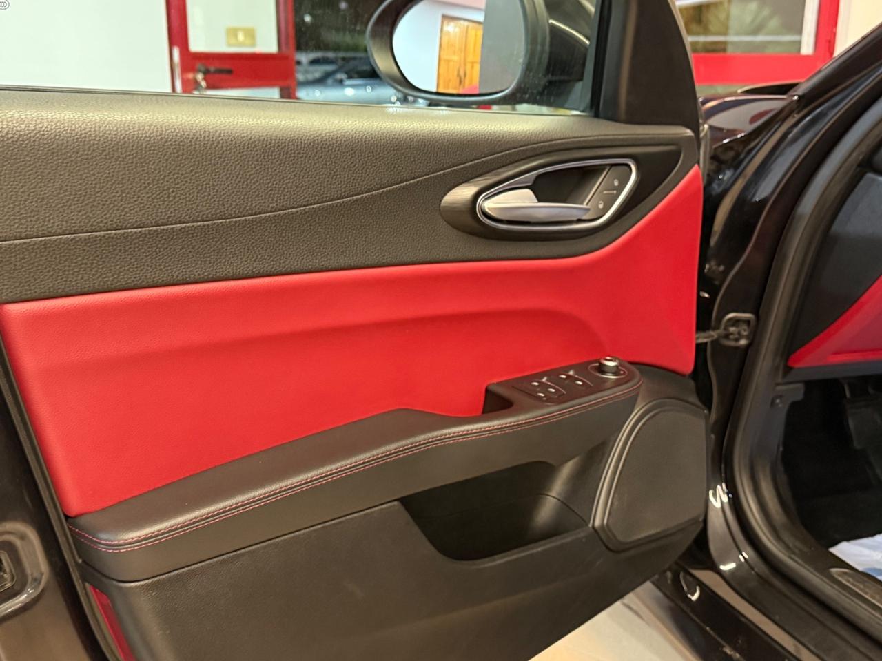 Alfa Romeo Giulia 2.2 Turbodiesel 180 CV AT8 Sport Business