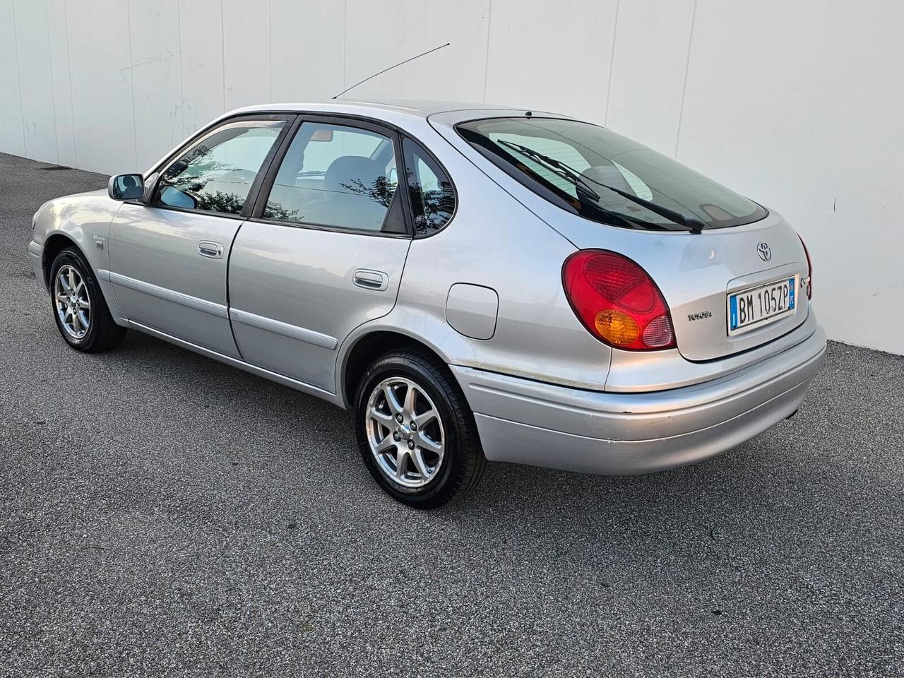 Toyota Corolla 1.6 benzina