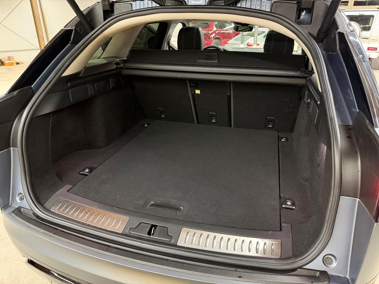 Range Rover Velar 2.0d 240 CV - FULL OPTIONAL - GARANZIA 24 MESI
