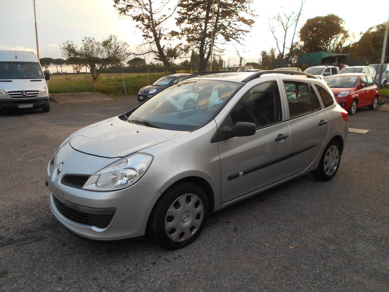 Renault Clio 1.2 16V SporTour CV 75 NEOPATENTATI
