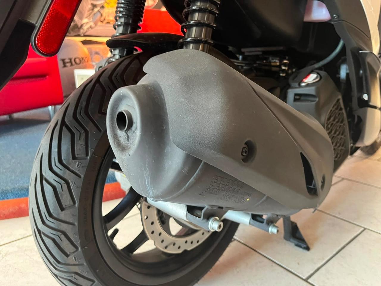 Piaggio Medley 200