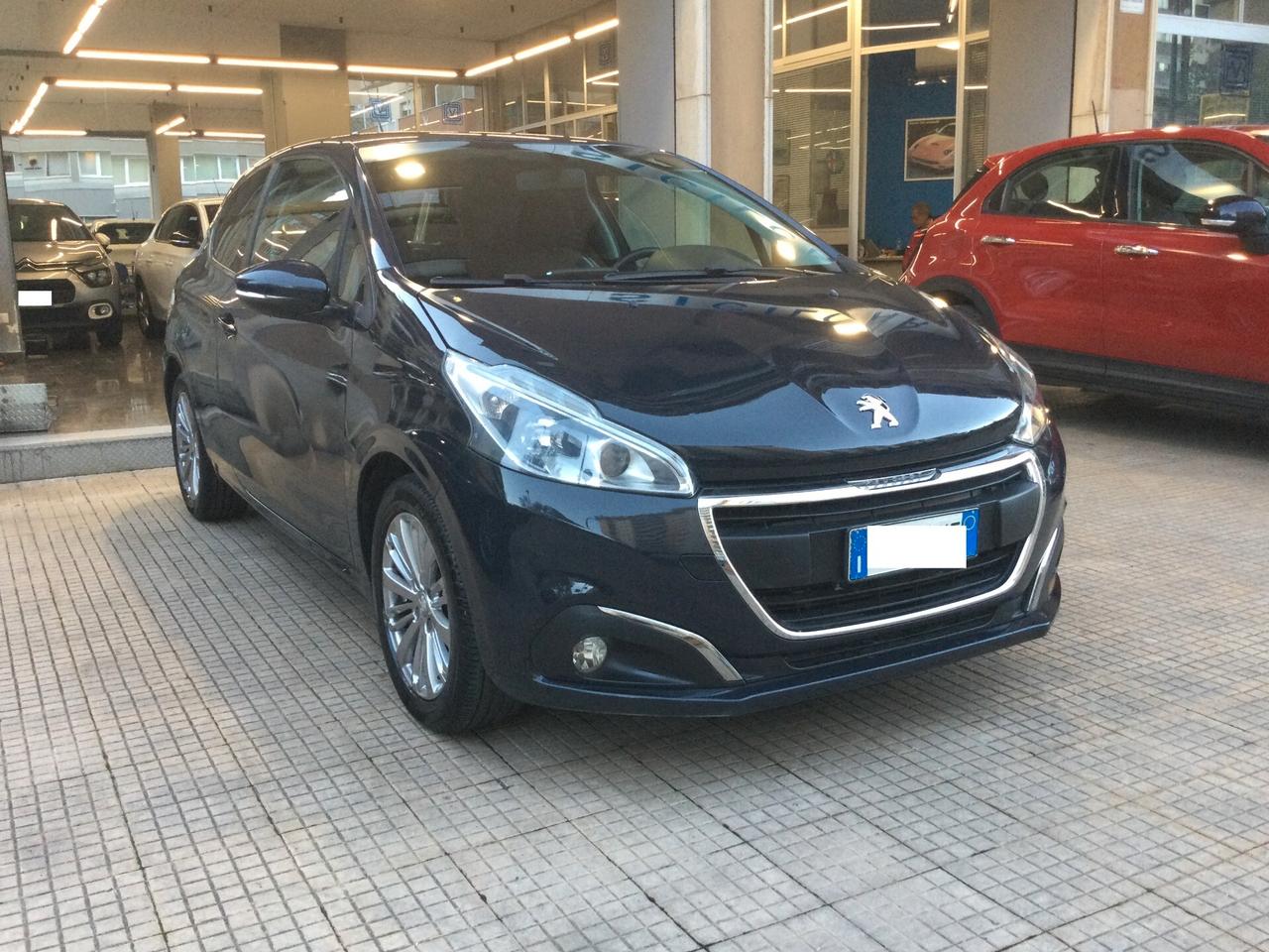 Peugeot 208 PureTech 82 3 porte Allure