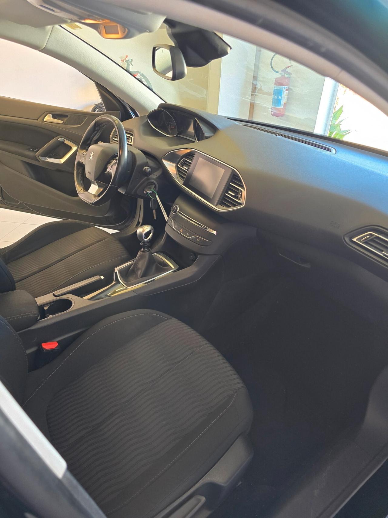 Peugeot 308 BlueHDi 120 S&S SW Active