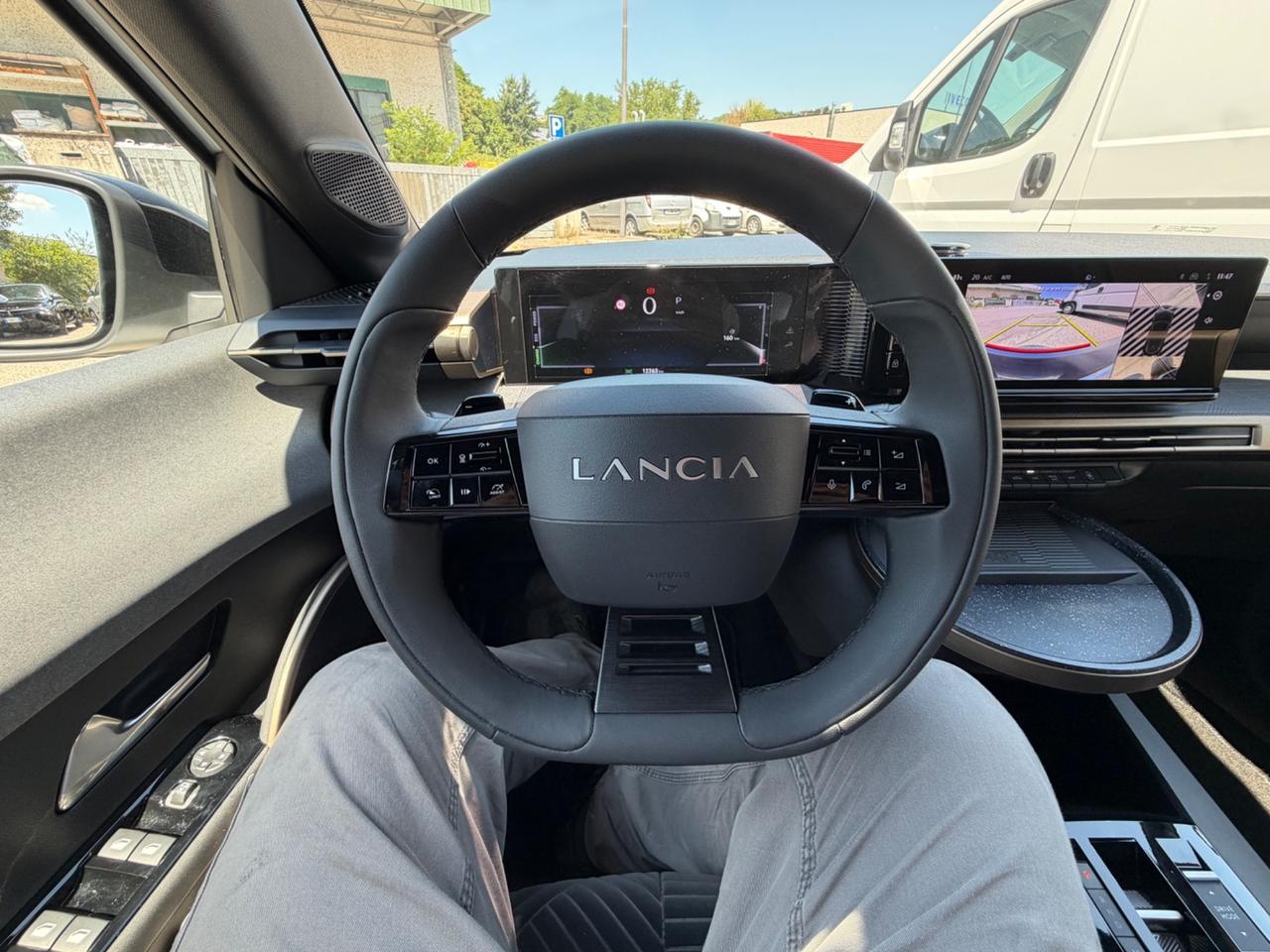 Lancia Ypsilon Hybrid e-DCT LX