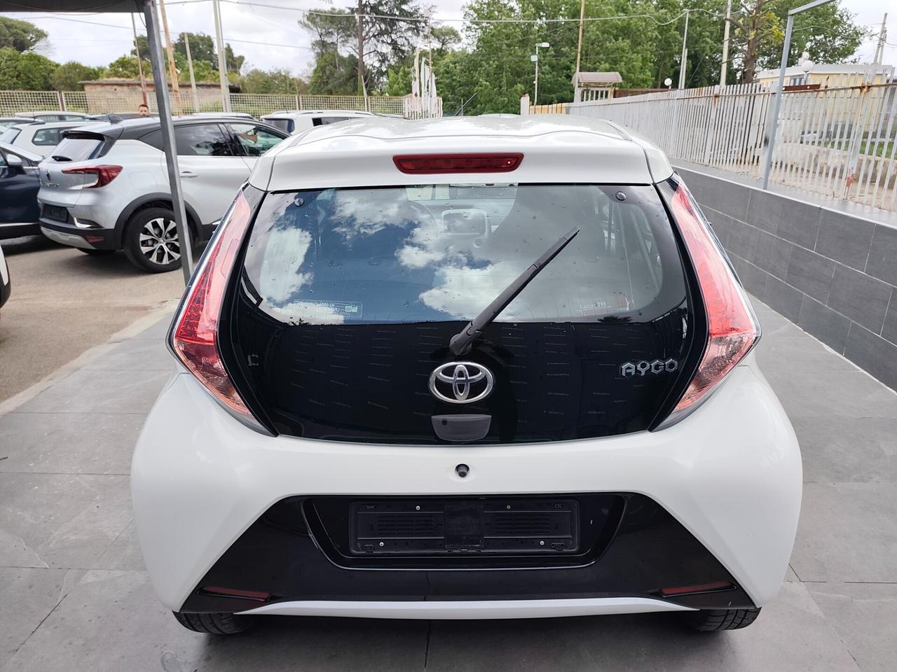 Toyota Aygo 1.0 BENZINA CAMBIO AUTOMATICO MMT