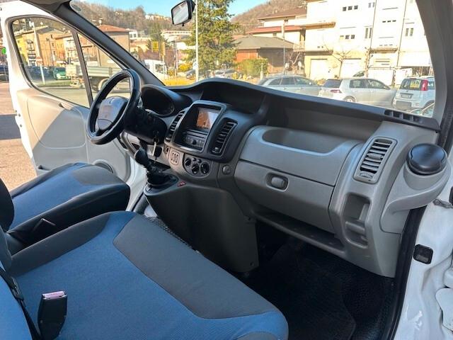 Renault Trafic T29 2.0 dCi/90 PL-TN-autocarro 6 posti
