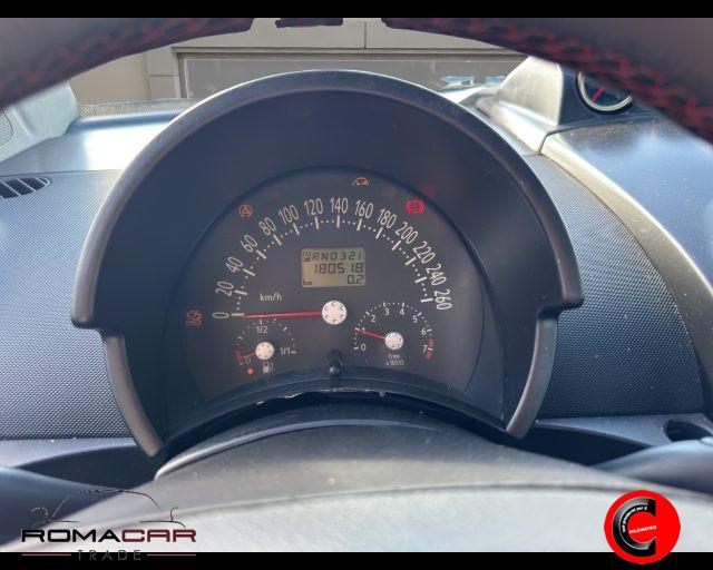 VOLKSWAGEN New Beetle 1.6