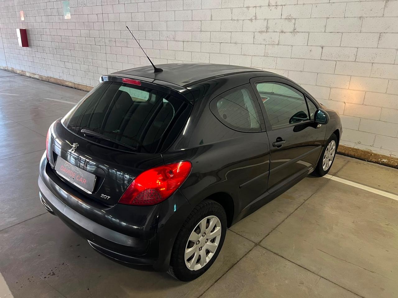 Peugeot 207 1.4 8V 75CV 3p. X Line