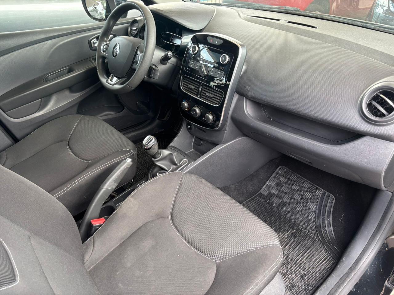 RENAULT CLIO 1.2 Intense - 2017