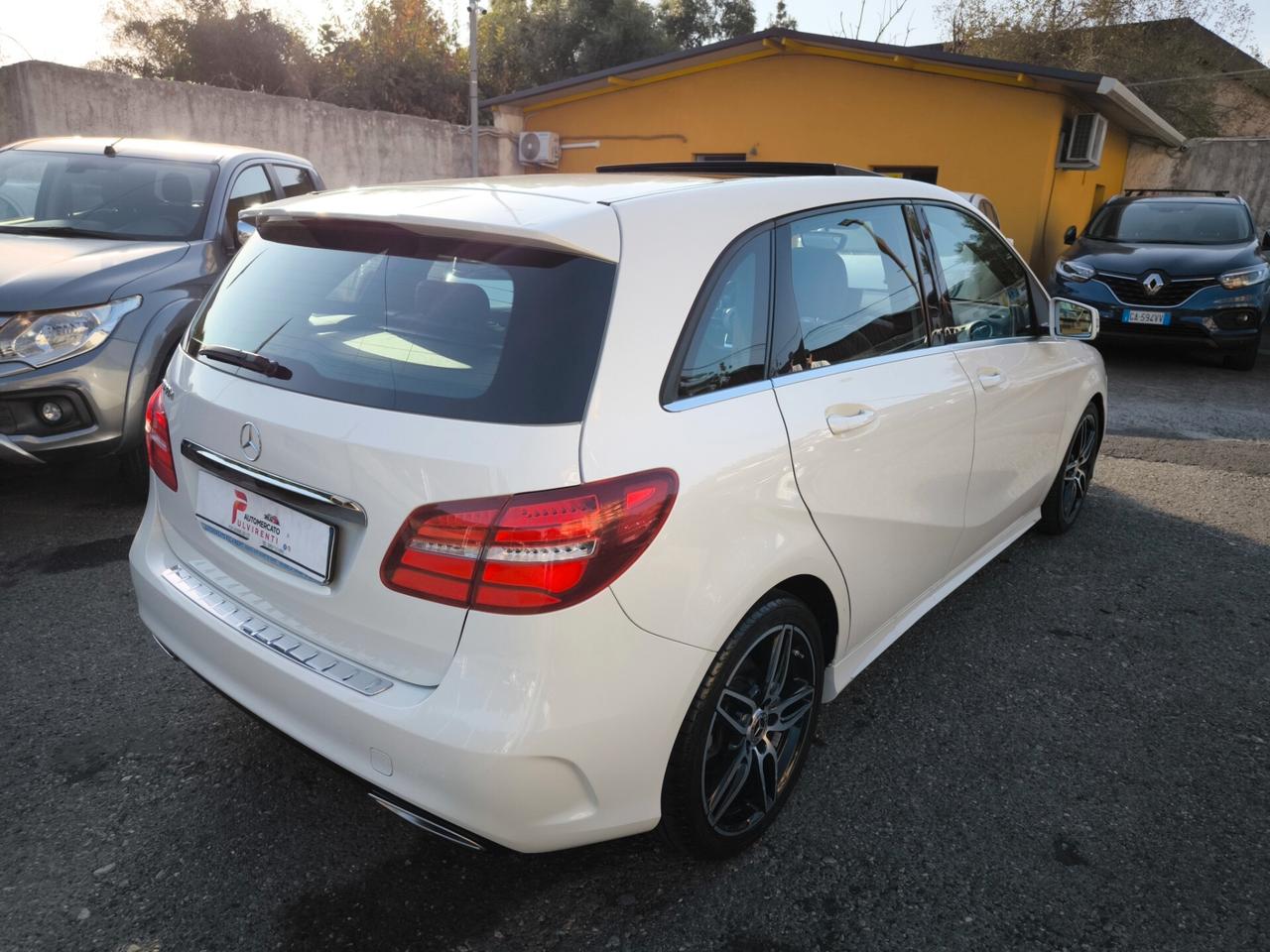 Mercedes-benz B 180 B 180 d Automatic Premium