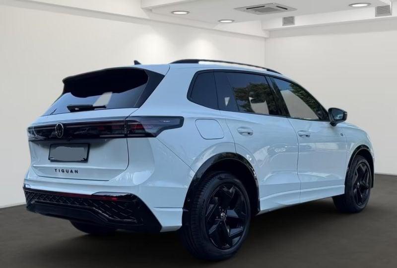 Volkswagen Tiguan Tiguan 2.0 TDI 150 CV DSG R-Line Gancio 19" Camera 360°