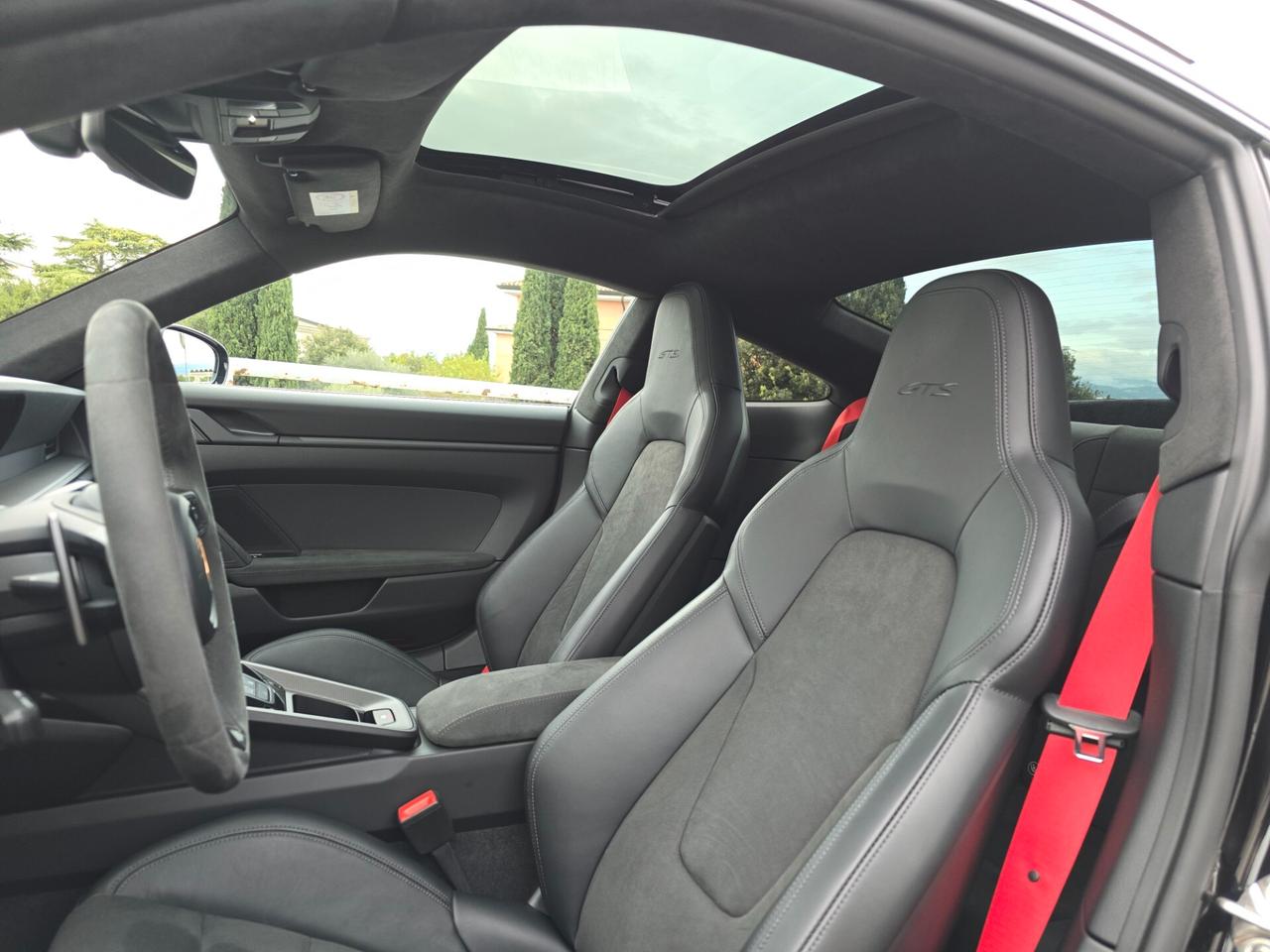 Porsche 992 Carrera 4 GTS Matrix, BOSE, Tetto