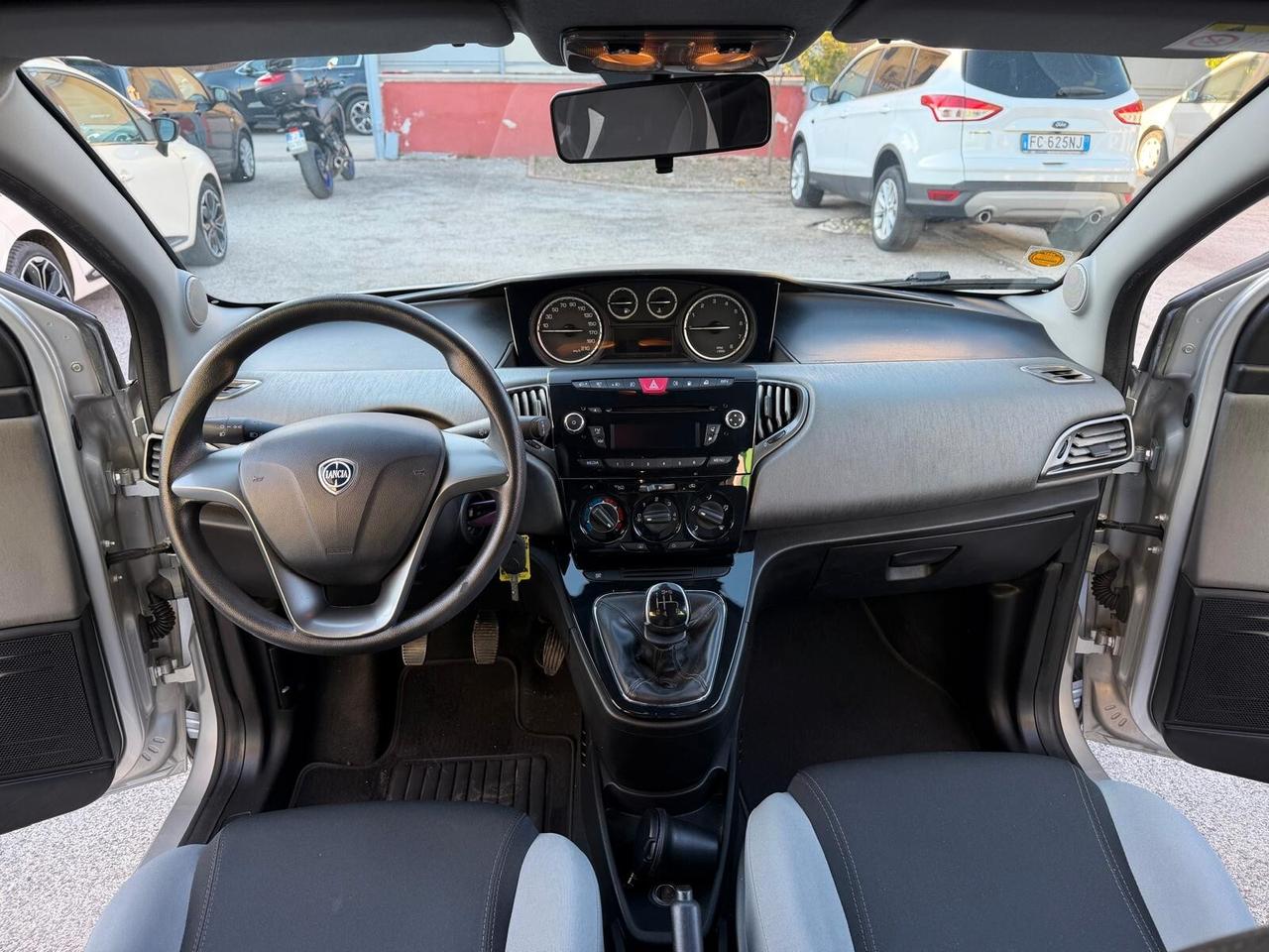 Lancia Ypsilon 0.9 TwinAir 85 CV 5 porte Metano Ecochic Elle