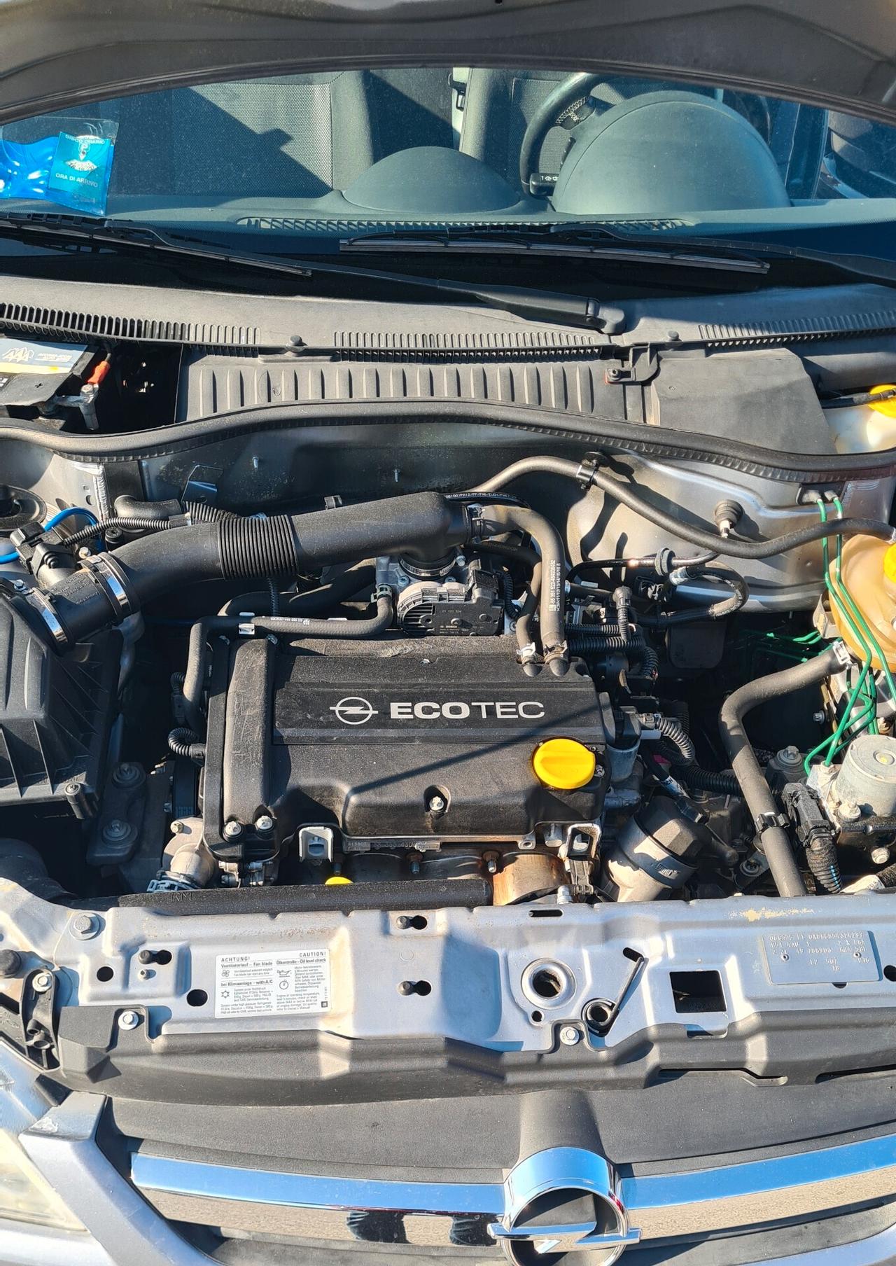 Opel Corsa 1.2 5 porte cosmo