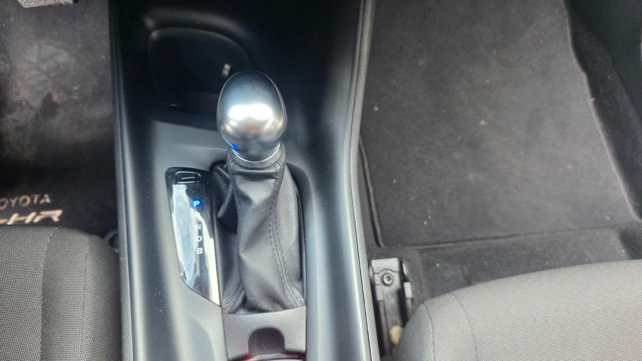 Toyota C-HR 1.8 Hybrid E-CVT Business