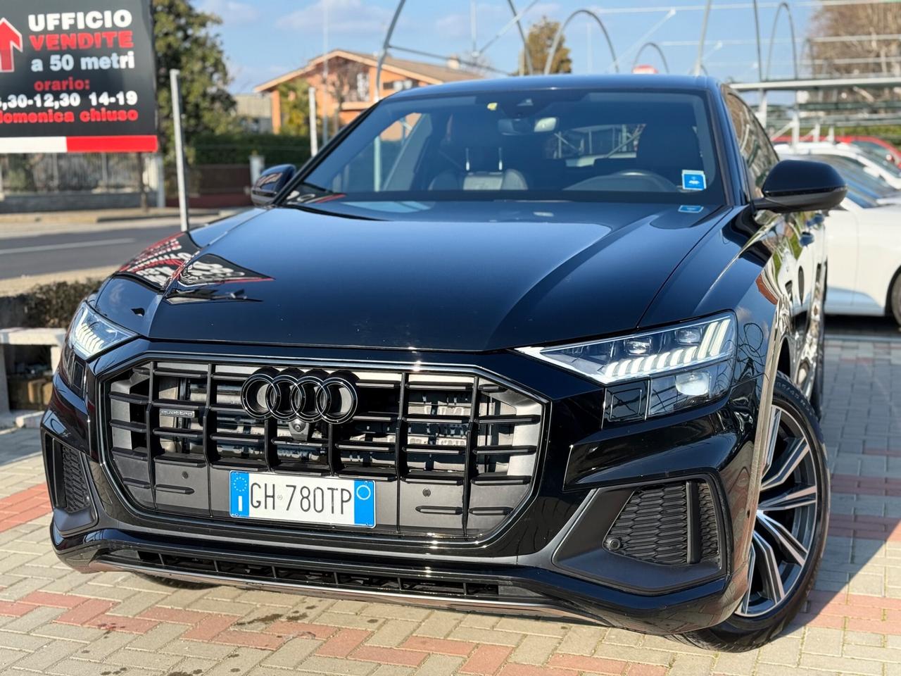 Audi Q8 45 TDI 231CV quattro S-LINE IVA ESPOSTA