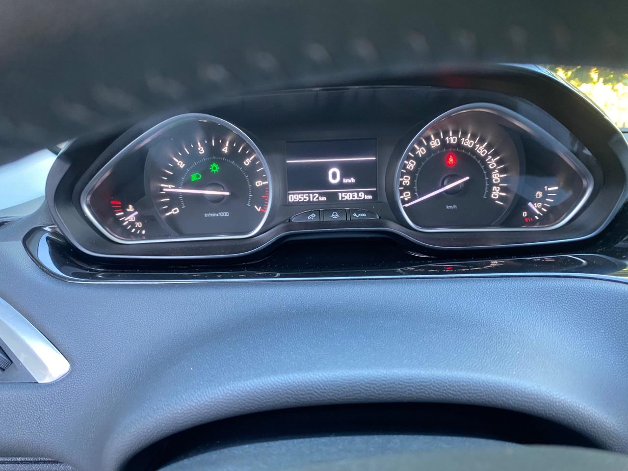 Peugeot 208 PureTech 82 5 porte Allure NEOPATENTATI!!!