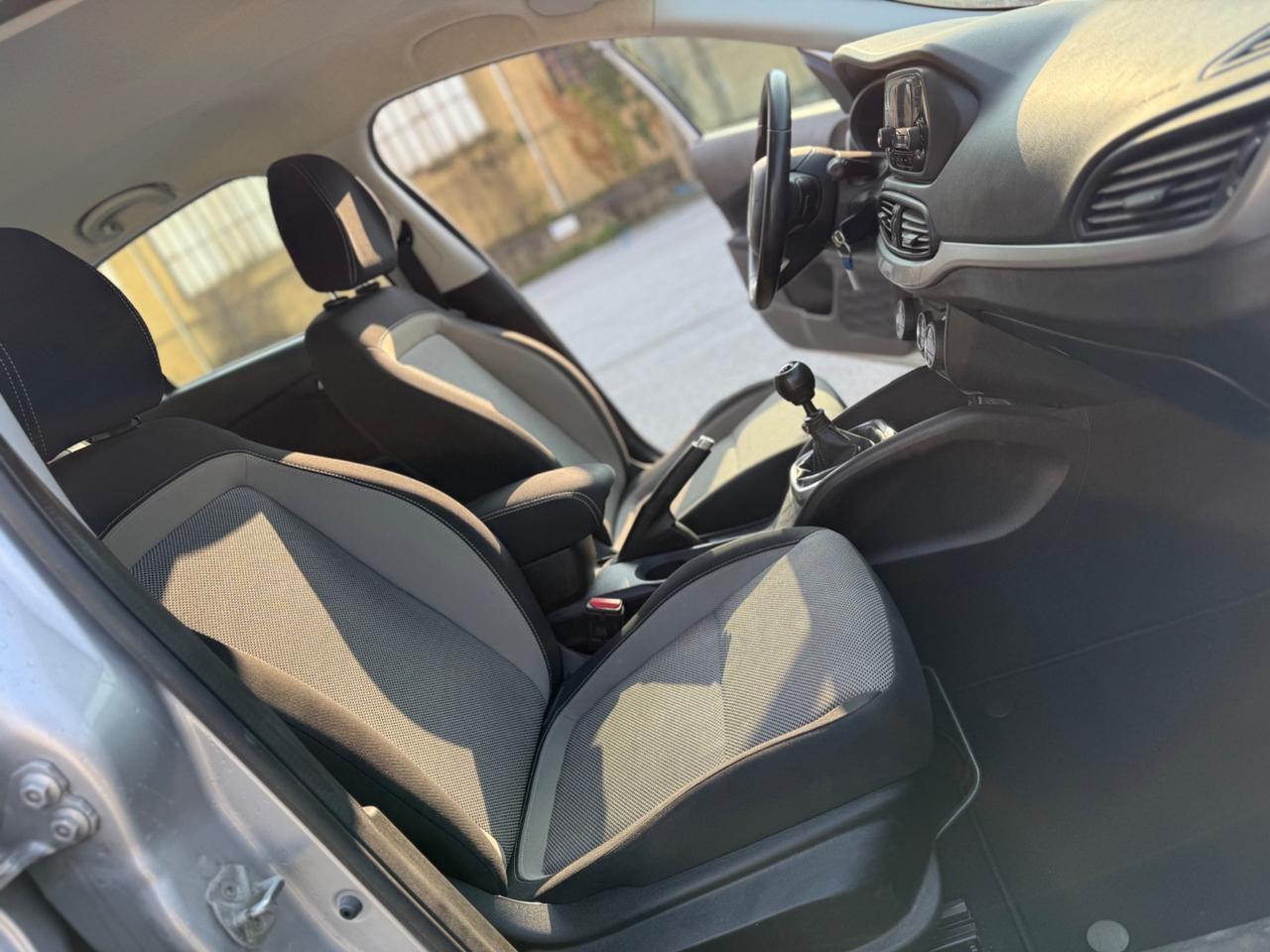 Fiat Tipo 1.4 4 porte Lounge con soli 30.000 km