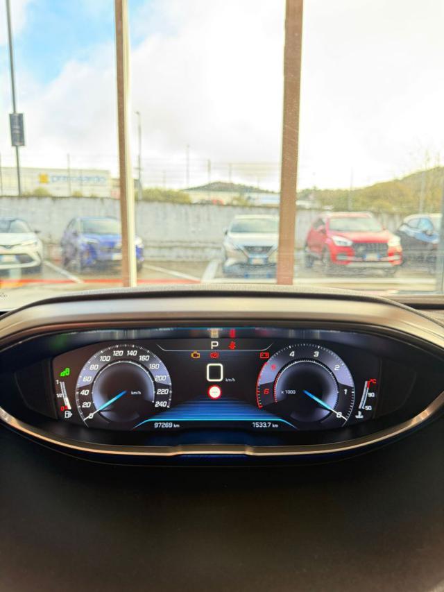 PEUGEOT 5008 BlueHDi 120 S&S EAT6 Crossway