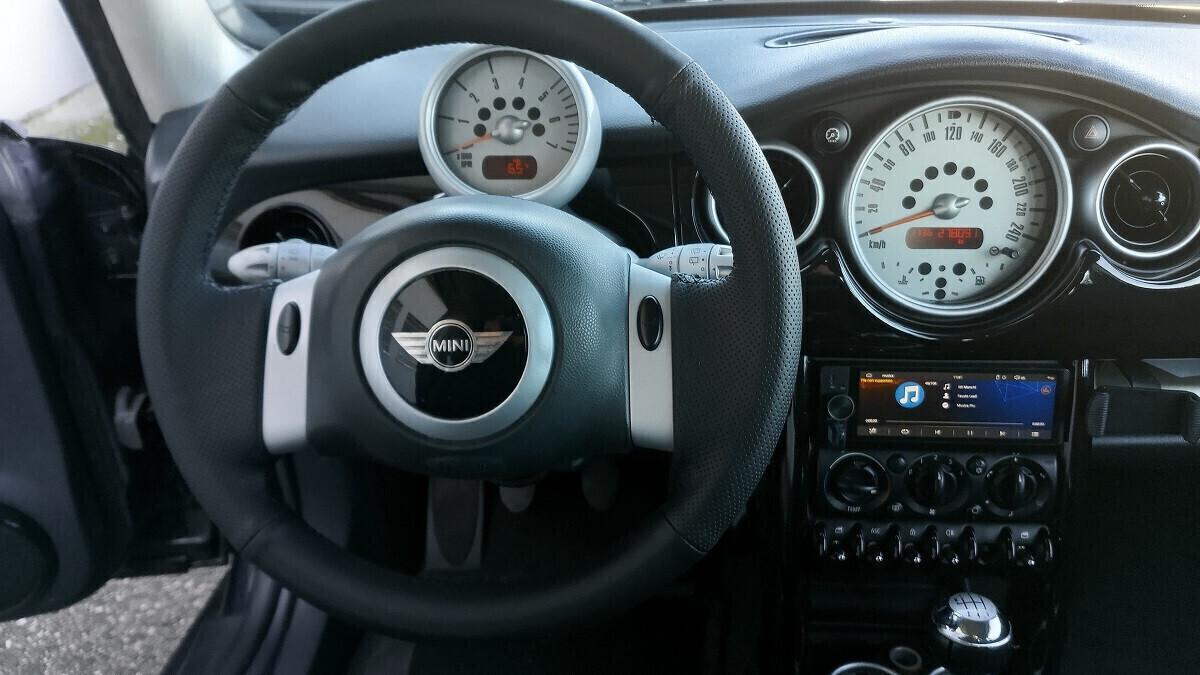 Mini Cooper 1.4 - diesel -
