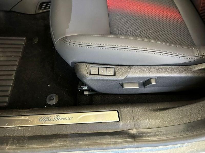 Alfa Romeo Junior Junior 1.2 145 CV Hybrid eDCT6 Speciale + TETTO APRIBILE - PROMO SIRONIAUTO+