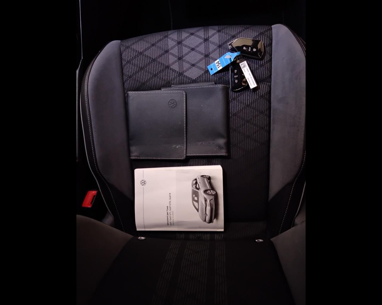 VOLKSWAGEN Golf VIII 2020 - Golf 1.5 etsi evo R-Line 130cv dsg