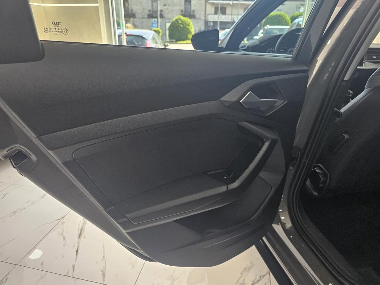 NUOVA AUDI A1 SPORTBACK S-LINE BLACK LINE 30 TFSI 116CV S-TRONIC - PACK LUCI.