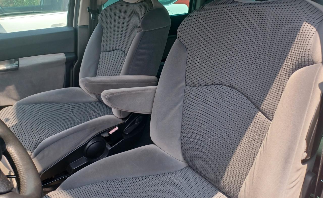 Peugeot 807 2.0 HDi Allure Anno 2013 7 posti