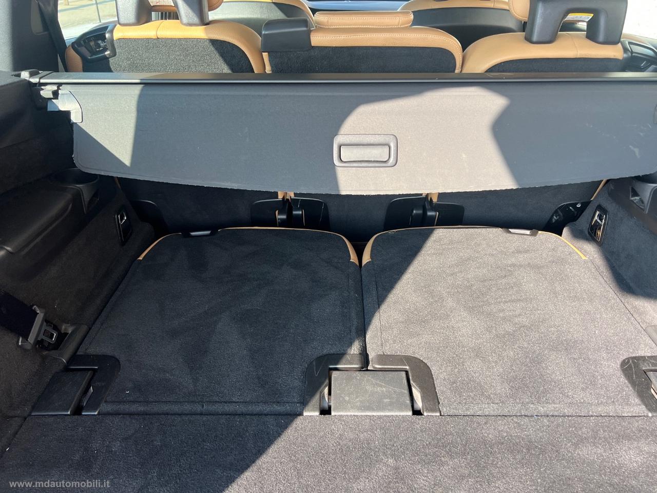 VOLVO XC90 D5 AWD Geartronic 7 posti Momentum FULL LED TAGLIANDI VOLVO