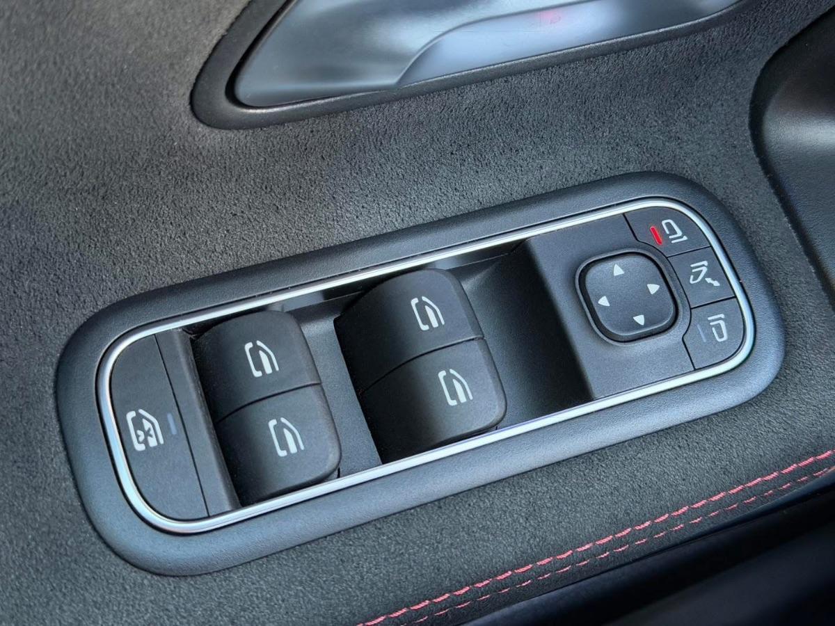 New Mercedes Classe A 180d Premium AMG Night Edition 116CV