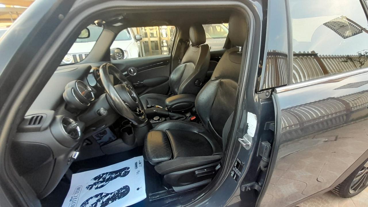 Mini 2.0 Cooper SD aut. Hype 5 porte