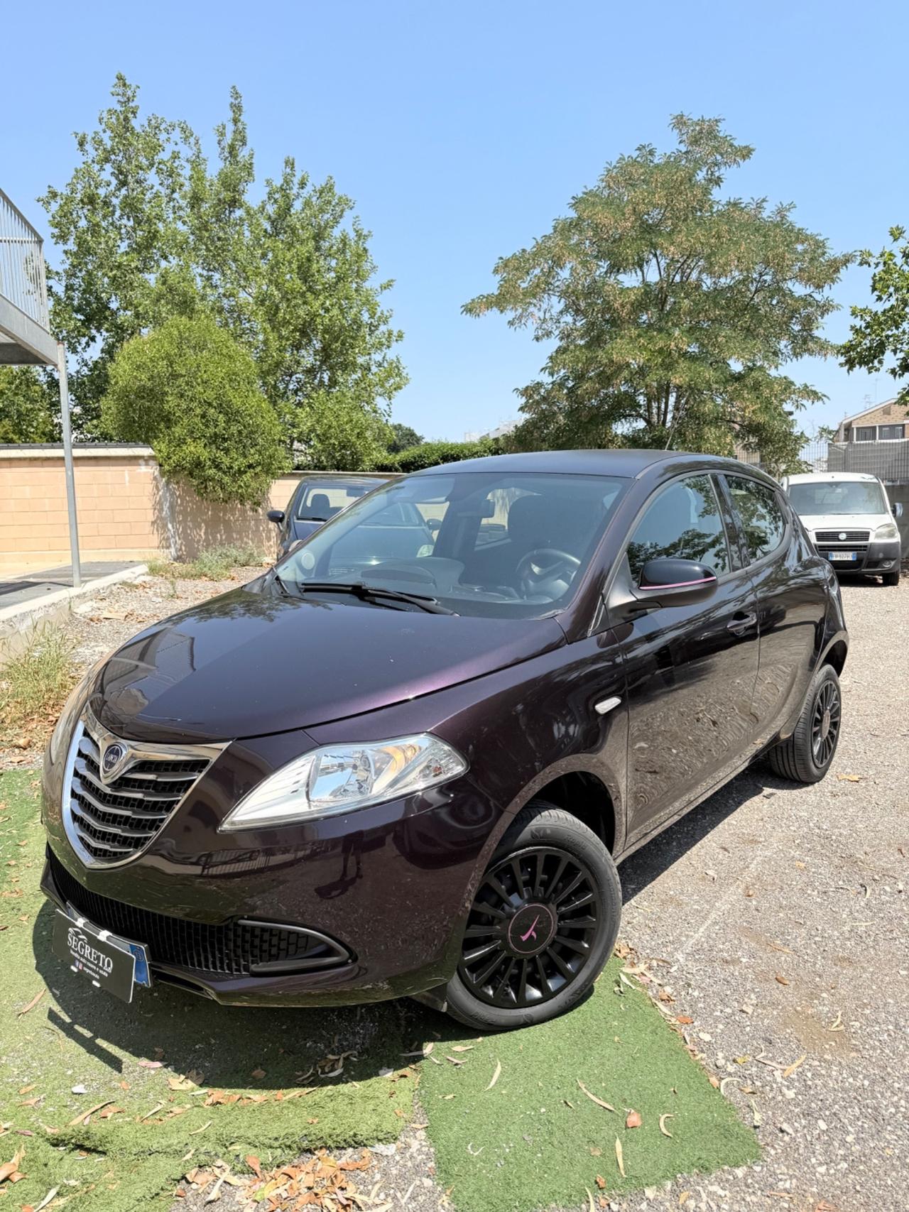 Lancia Ypsilon 0.9 TwinAir 85 CV 5 porte Metano Ecochic Gold