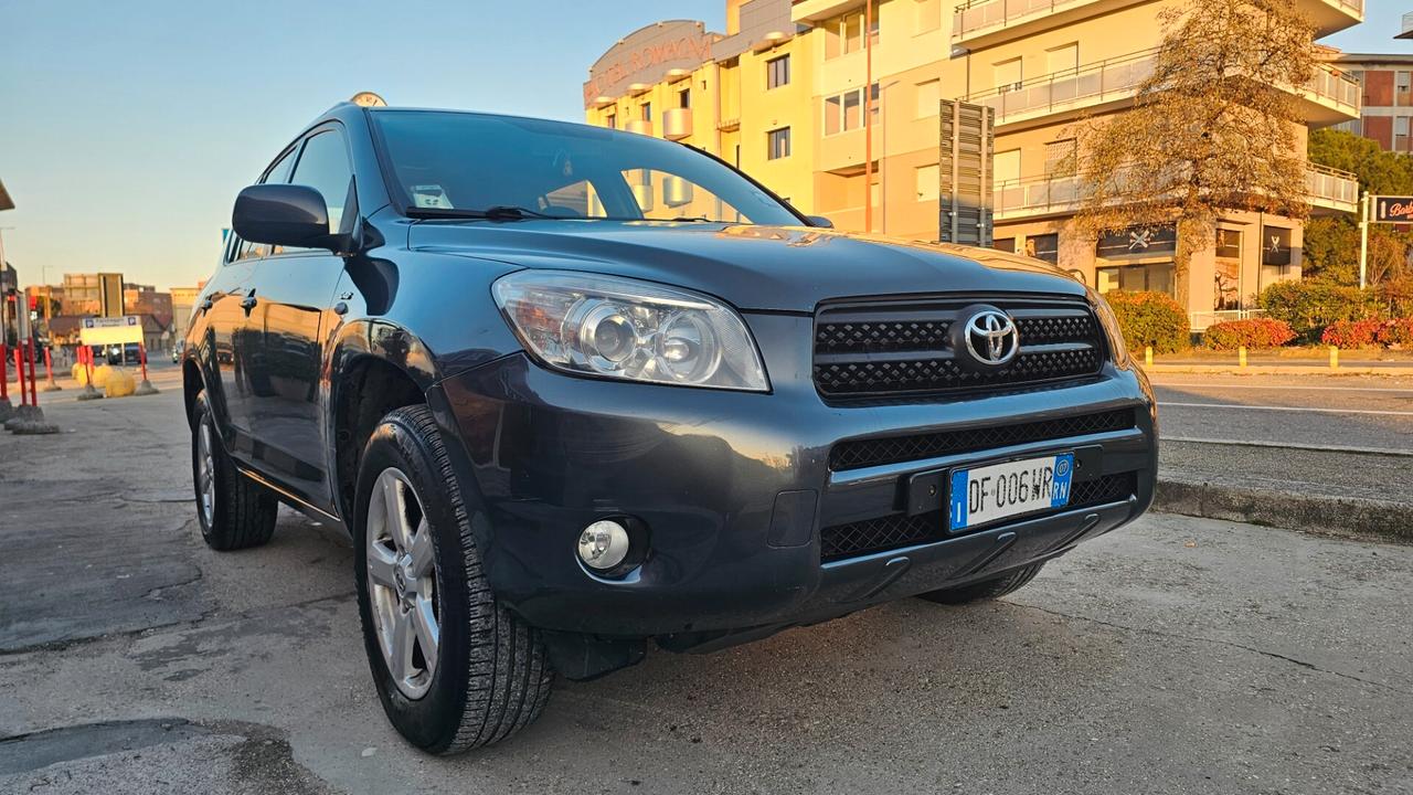 Toyota RAV 4 RAV4 2.2 D-4D 136 CV Luxury