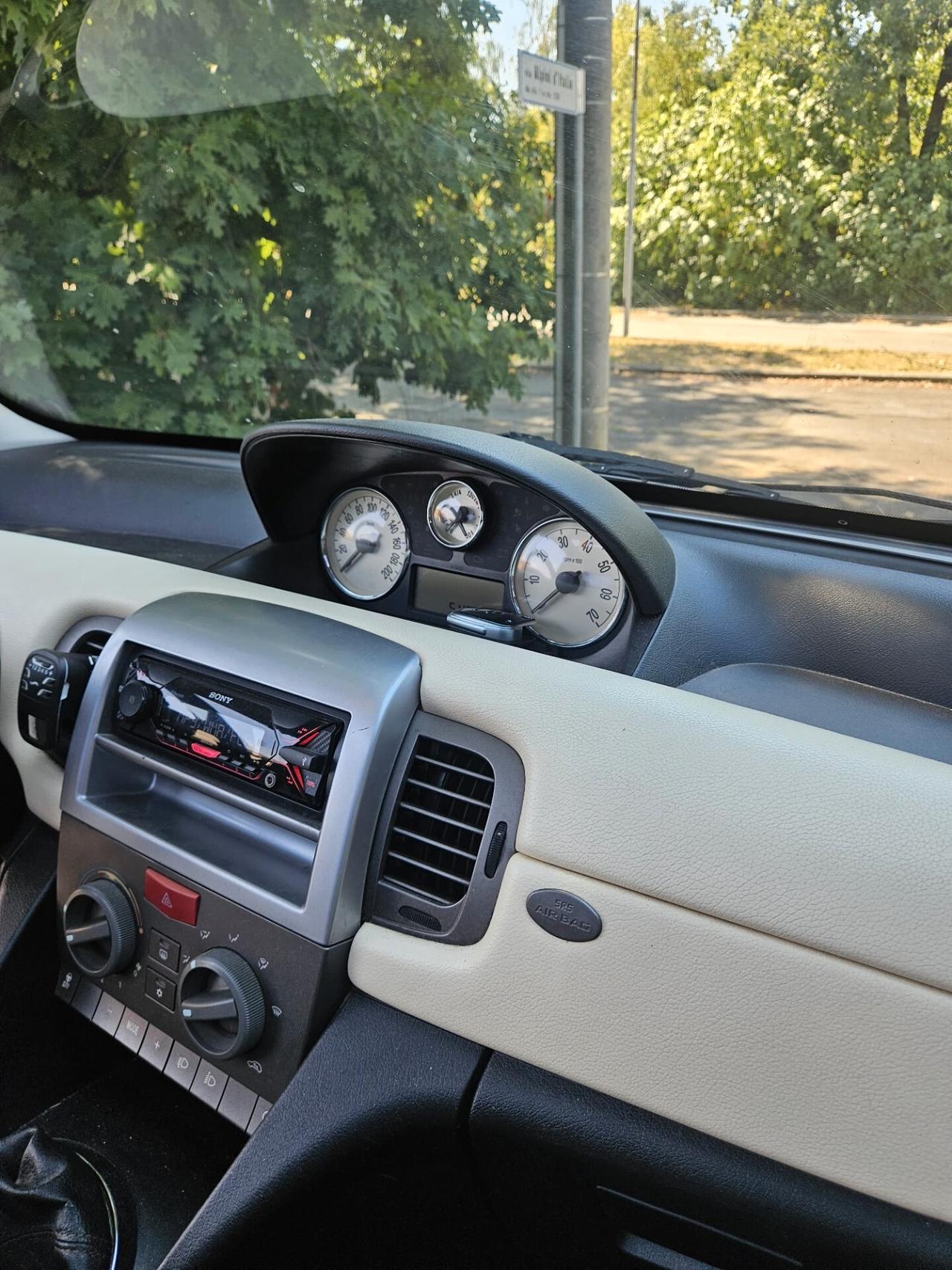 Lancia Ypsilon 1.3 Multijet NEOPATENTATI