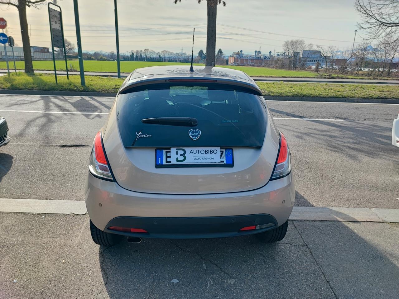 Lancia Ypsilon 0.9 TwinAir 85 CV 5 porte S&S Gold